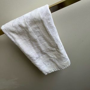 Carrara  RN # 85144 Made in Italy Hand / Tip towel Firm Price !